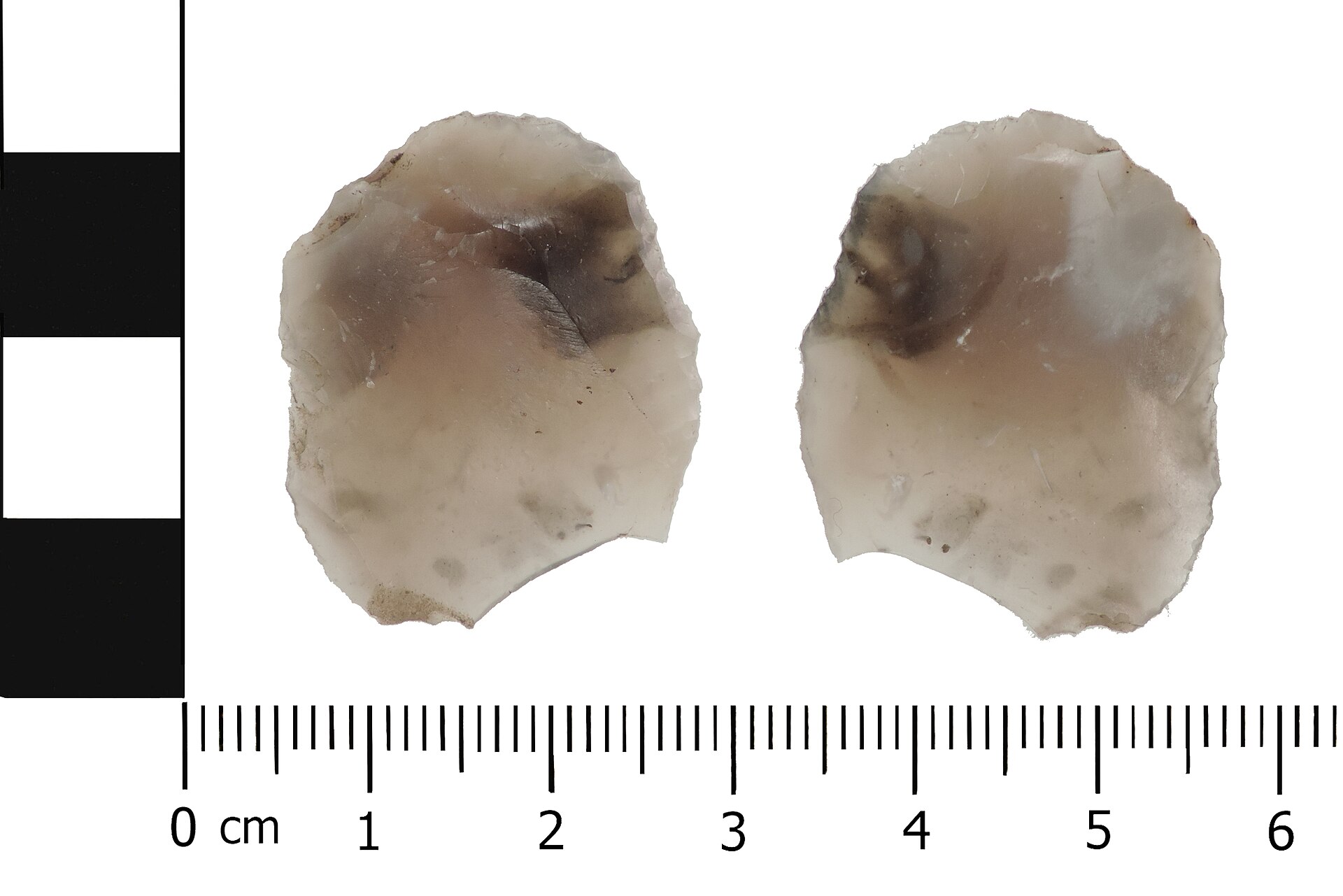 Late Neolithic to Early Bronze Age, Rounded scraper tool or Secondary debitage flake (FindID 723847).jpg